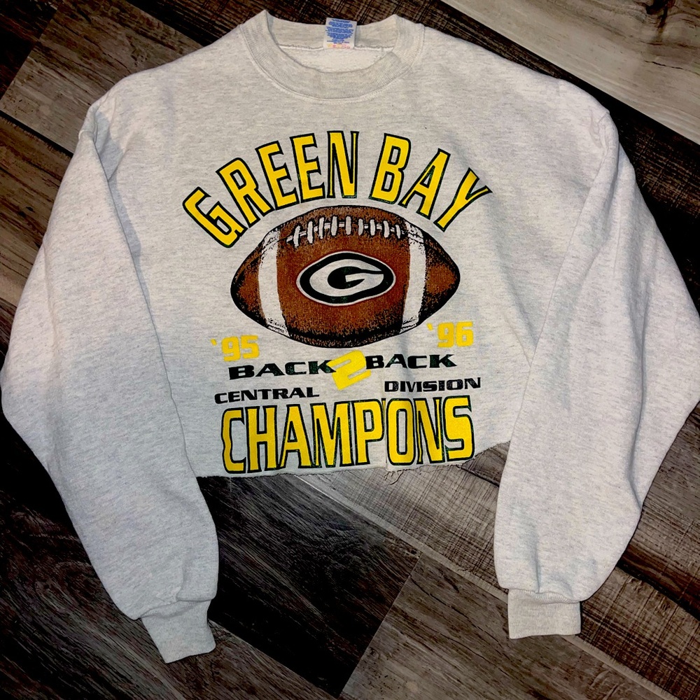 Bundle - Wisconsin badgers and packers vintages pullovers
